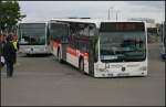 KW 23/77145/mit-leichten-schwierigkeiten-hat-dieser-bus Mit leichten Schwierigkeiten hat dieser Bus auf dem Behelfsmigen Platz fr die ILA-Bushaltestelle zu kmpfen (OPR PV 105, gesehen ILA-Bushaltestelle 13.05.2010)