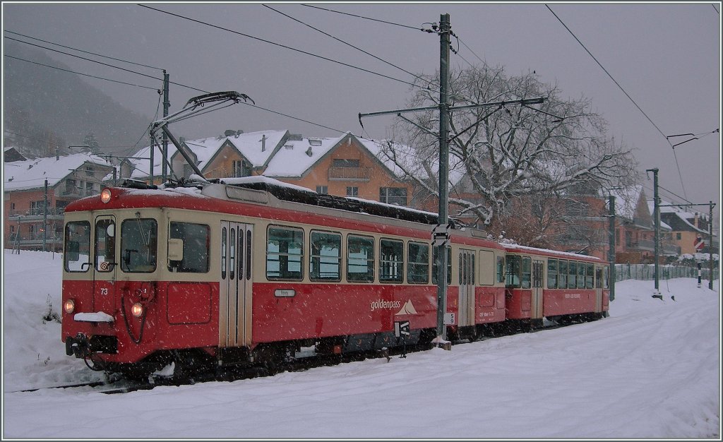 CEV BDeh 2/4 N� 73 wartet in Blonay auf seinen n�chsten Einsatz
10. Dez. 2012
