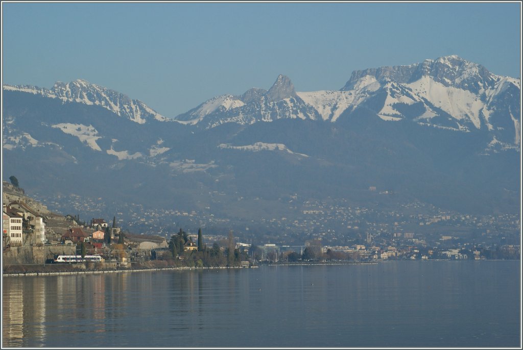 Dent de Jaman und Rochers de Naye im Hintergrund, am Ufer des Lac L�man St- Saphorin und ein kleiner Flirt...
1. M�rz 2012