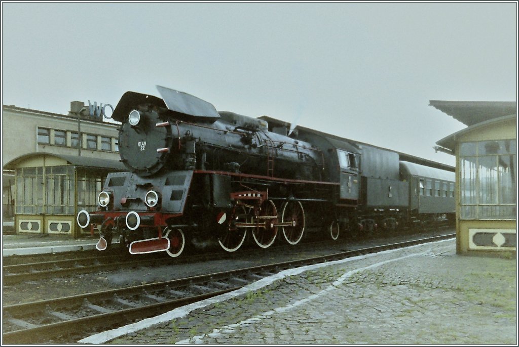 Die PKP Ol 42 32 mit einem Regionalzug in Wolstyn. 
28. August 1994