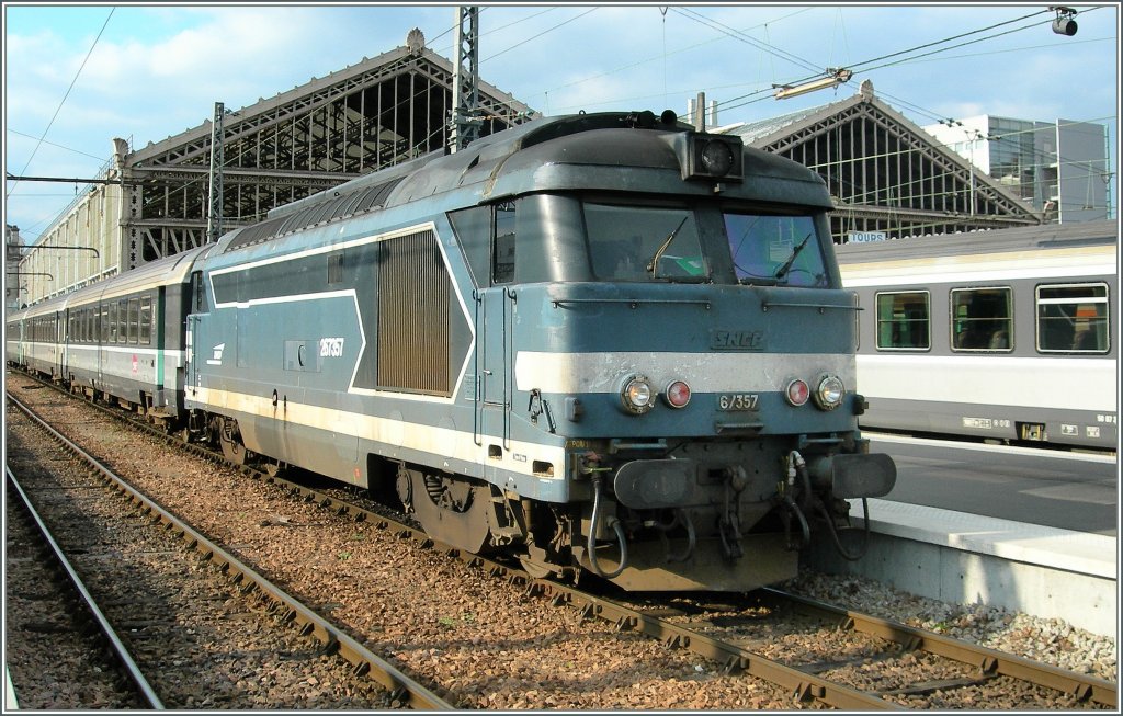 SNCF BB 67357 in Tour. 
22.03.2007