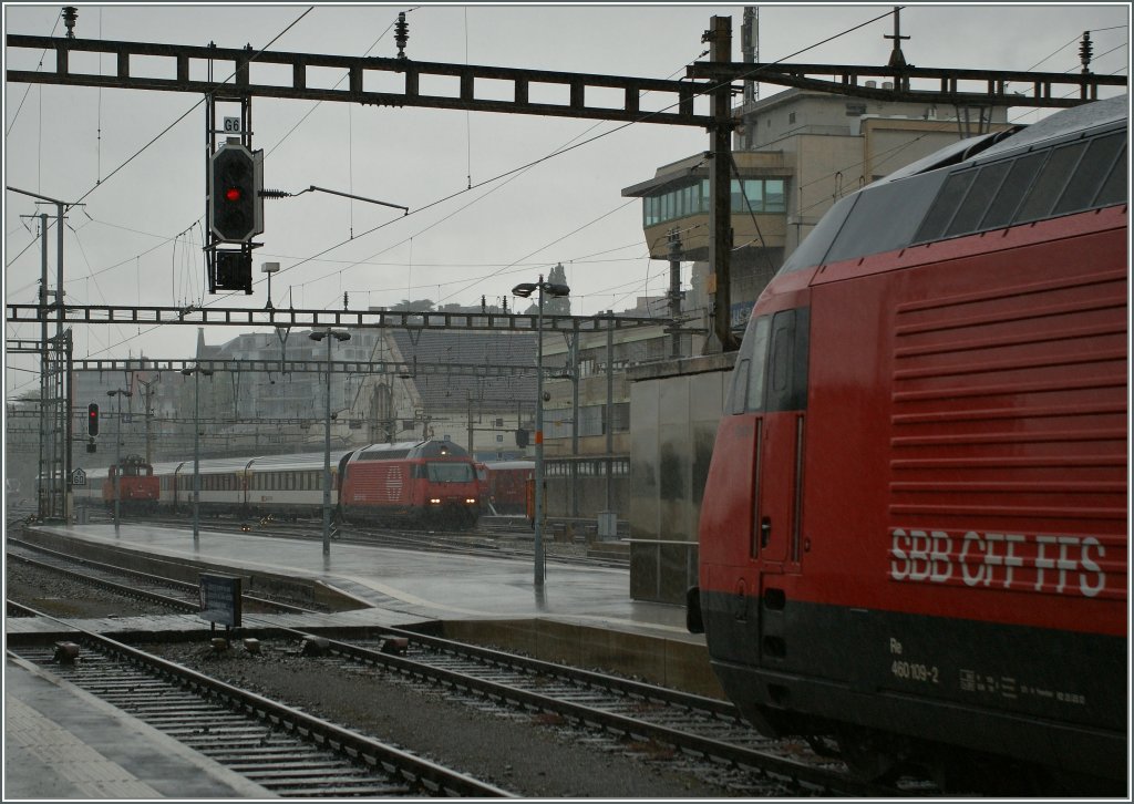 Wie gut ist die Bahn ziemlich Wasserdicht...
Re 460 mit IR in Lausanne am 12. Juni 2012