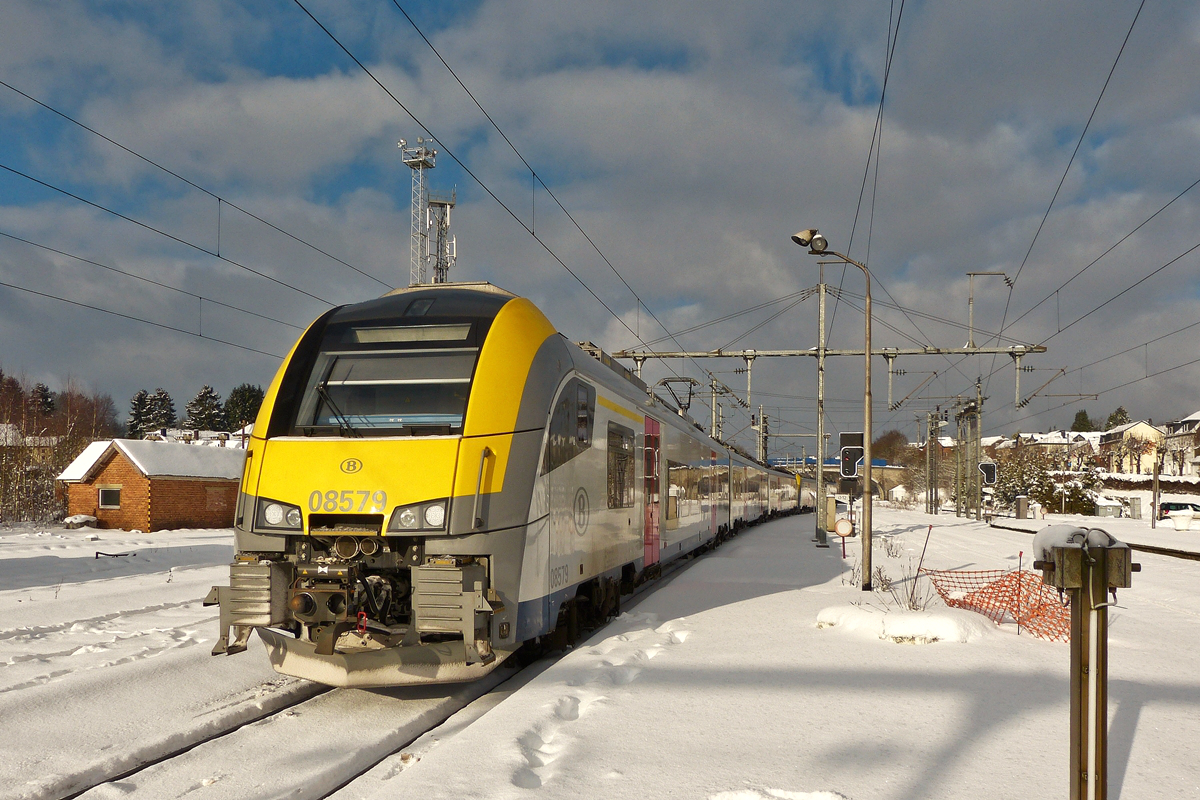 . Die Abstellgruppe am 17.01.2016 in Gouvy - Der SNCB AM 08 579 genie�t zusammen mit einigen anderen Desiros die sonnt�gliche Ruhe im Bahnhof von Gouvy. (Hans) 