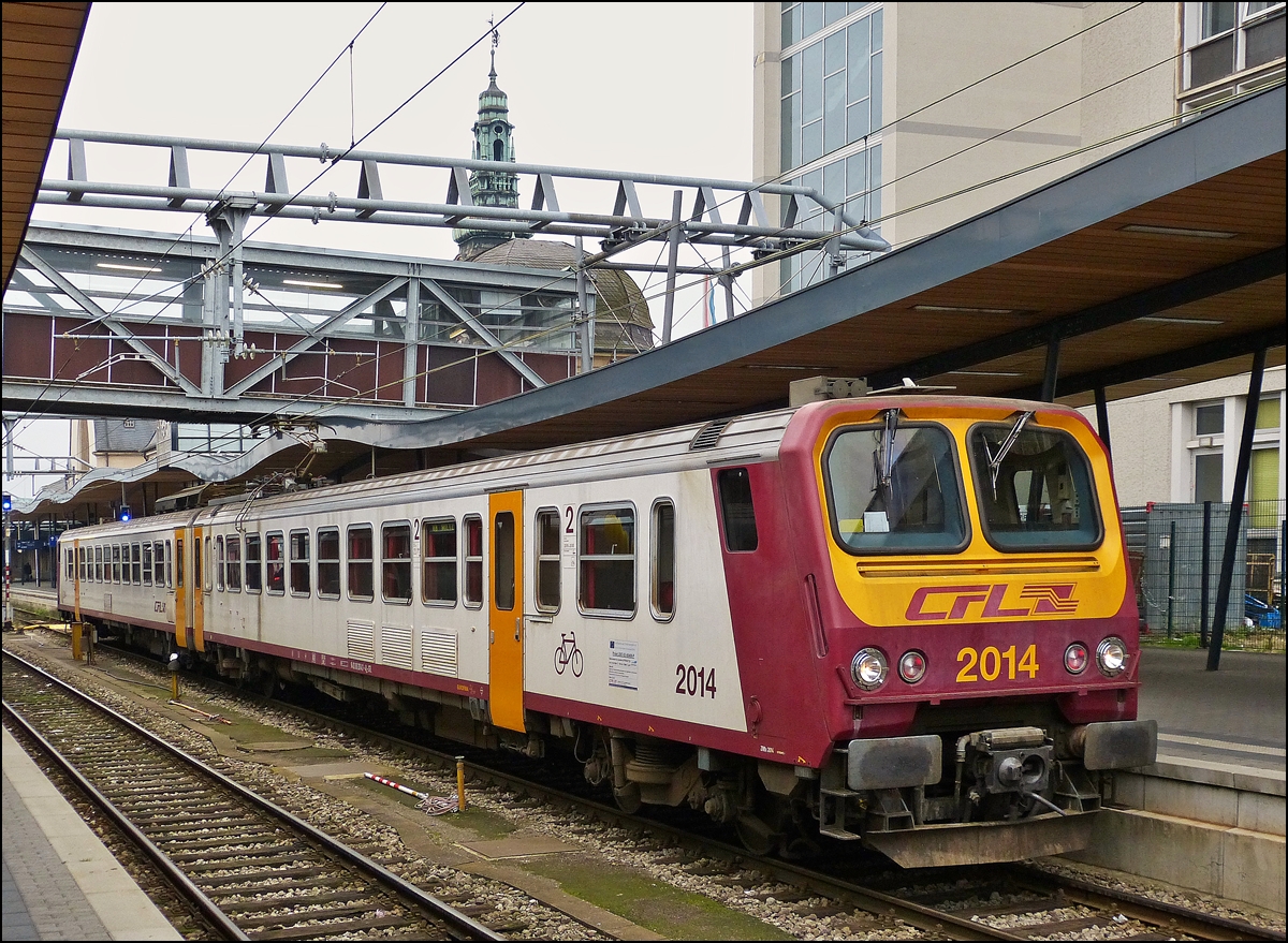 . W�hrend sich der Z 2014 bei unserem Treffen im Juni partout nicht blicken liess, fuhr er mir am 12.10.2013 in Luxemburg Stadt gleich zweimal vor die Linse. (Hans)  