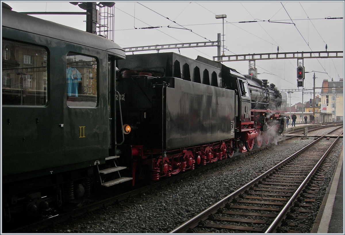 01 202 Dampfambiente in, dem kargen Tageslicht entsprechend, gedämpfden Farben.
Lausanne, den 10. Dez. 2016