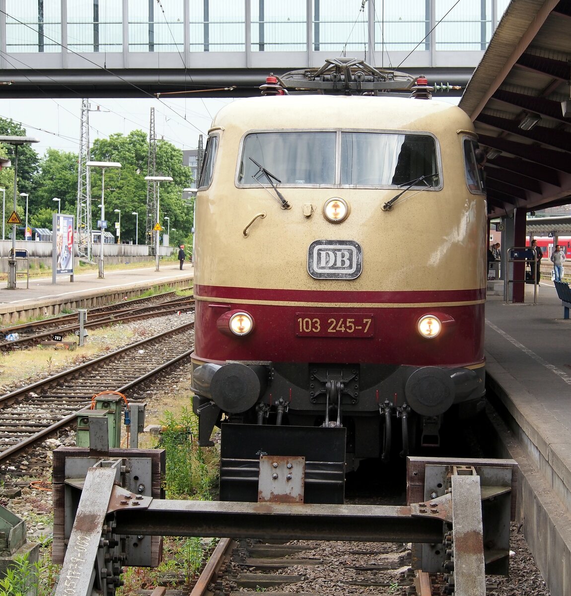 103 245-7 in Ulm am 26.05.2015.