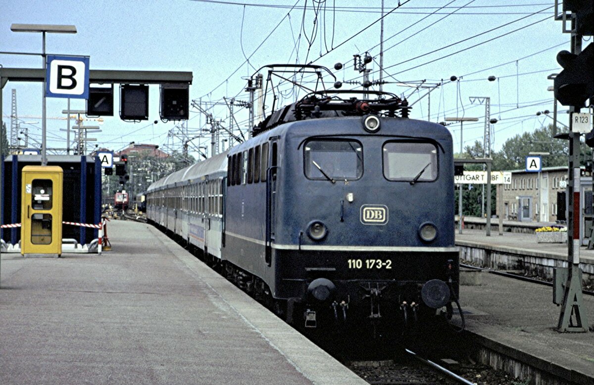 110 173-2 in Stuttgart am 04.05.1993.