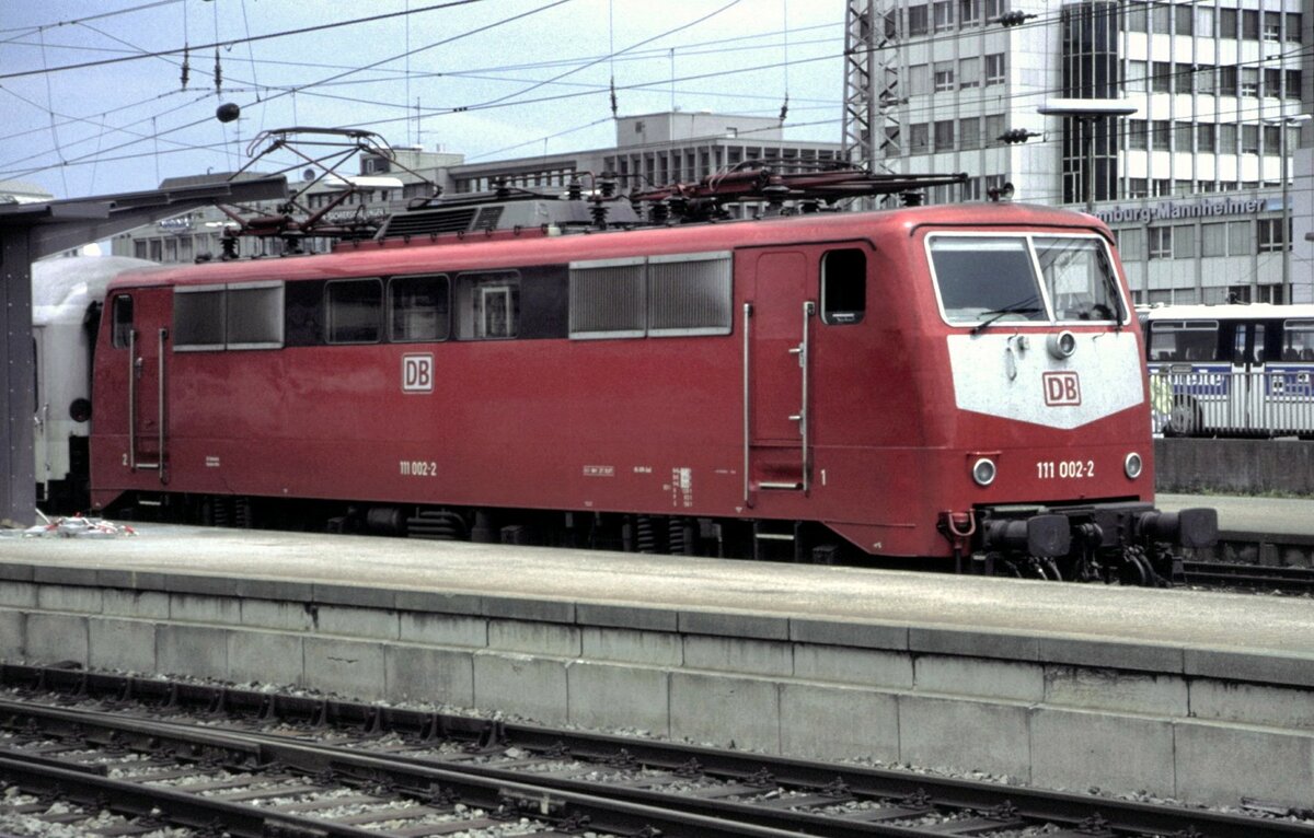 111 002-2 in Ulm am 27.05.1998.