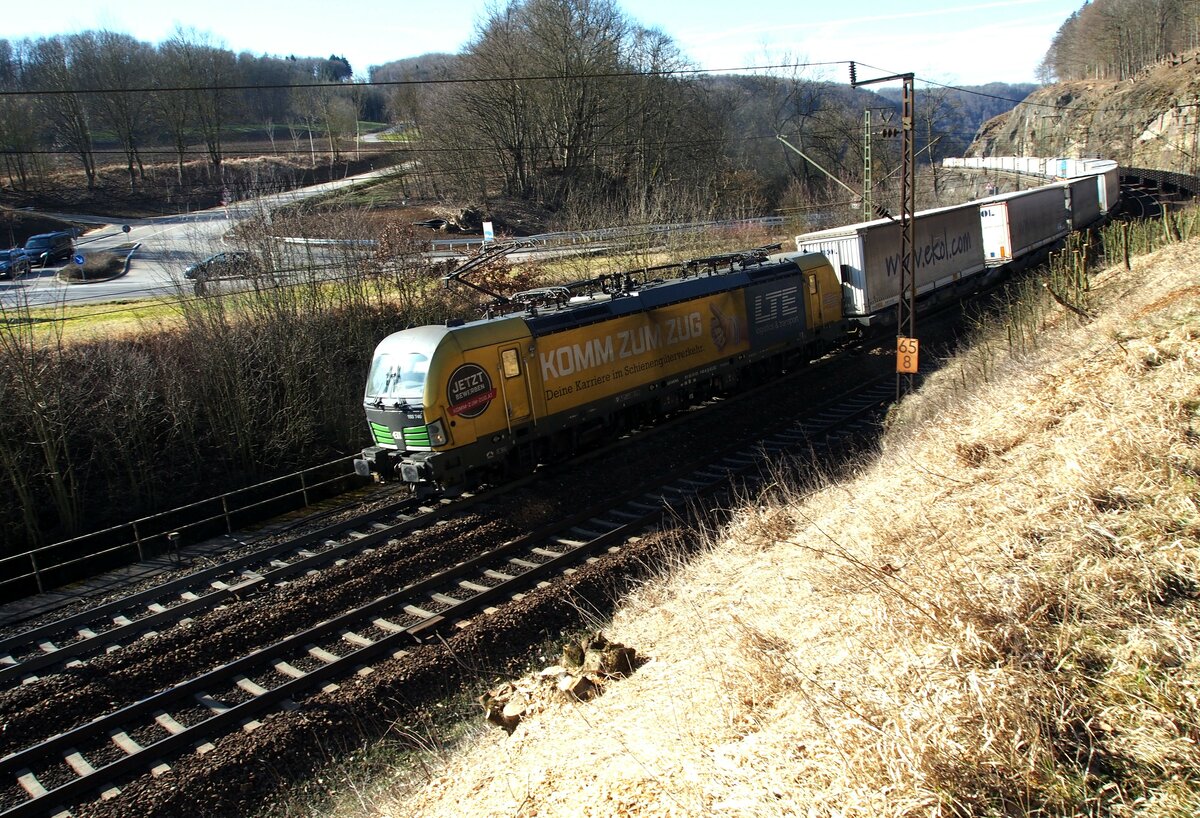 193 740-8 Siemens Vectron 91 80 6 193 740-8 D-ELOC LTE Logistics und Transport auf der Geislinger Steige mit einem langen Containerzug am 21.02.2020.