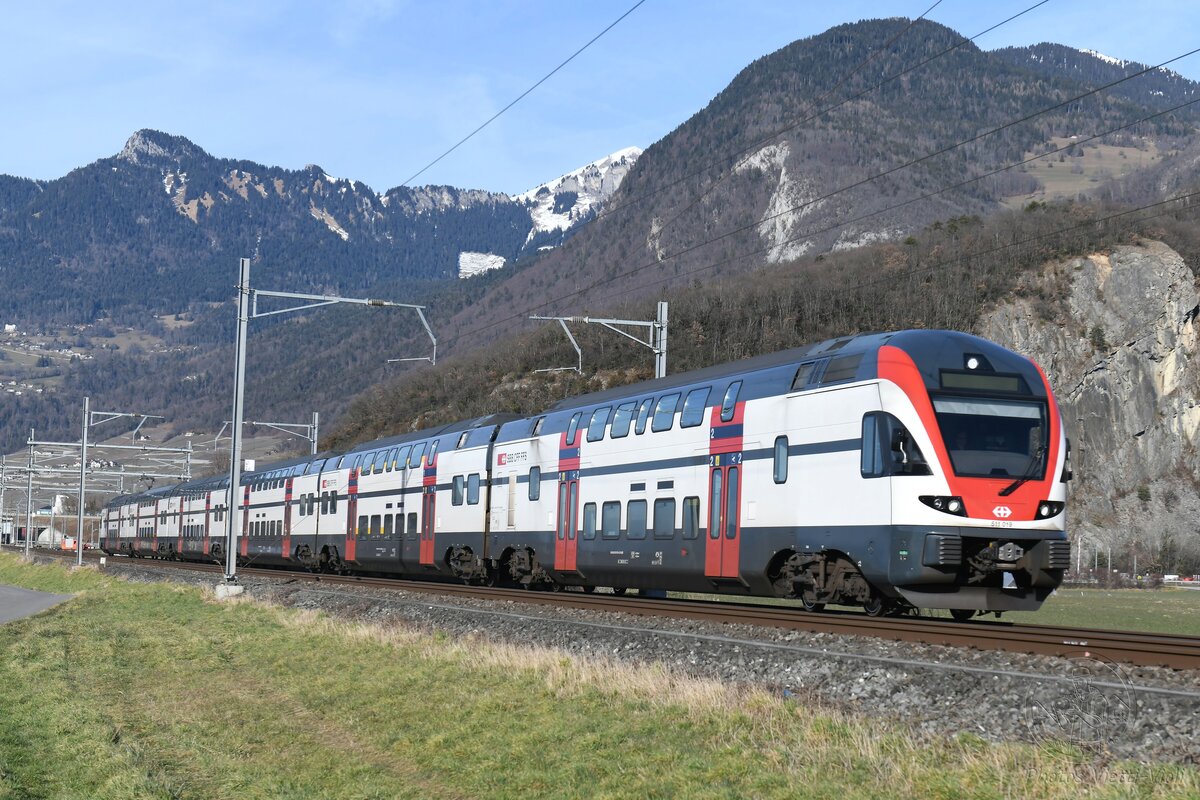 2025-01-24.SBB CFF FFS Chem. de St-Triphon Aigle
Automotrice à deux étages Stadler Kiss 
RABe 511 019