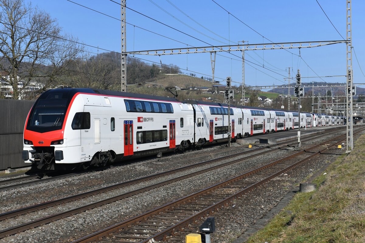 2025-03-05.SBB CFF FFS Gelterkinden
Automotrice à deux étages Stadler IR-Dosto
RABe 512 009  Pünten 

© la photo vous intéresse merci de me contacter
photos-vietti-violi@ik.me