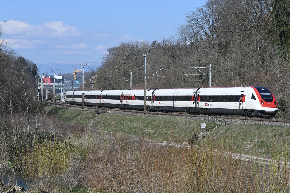 2025-03-18-SBB CFF FFS Vufflens-la-Ville
Automotrice pendulaire ICN RABe 500 000
[Le Corbusier]

© la photo vous intéresse merci de me contacter
photos-vietti-violi@ik.me