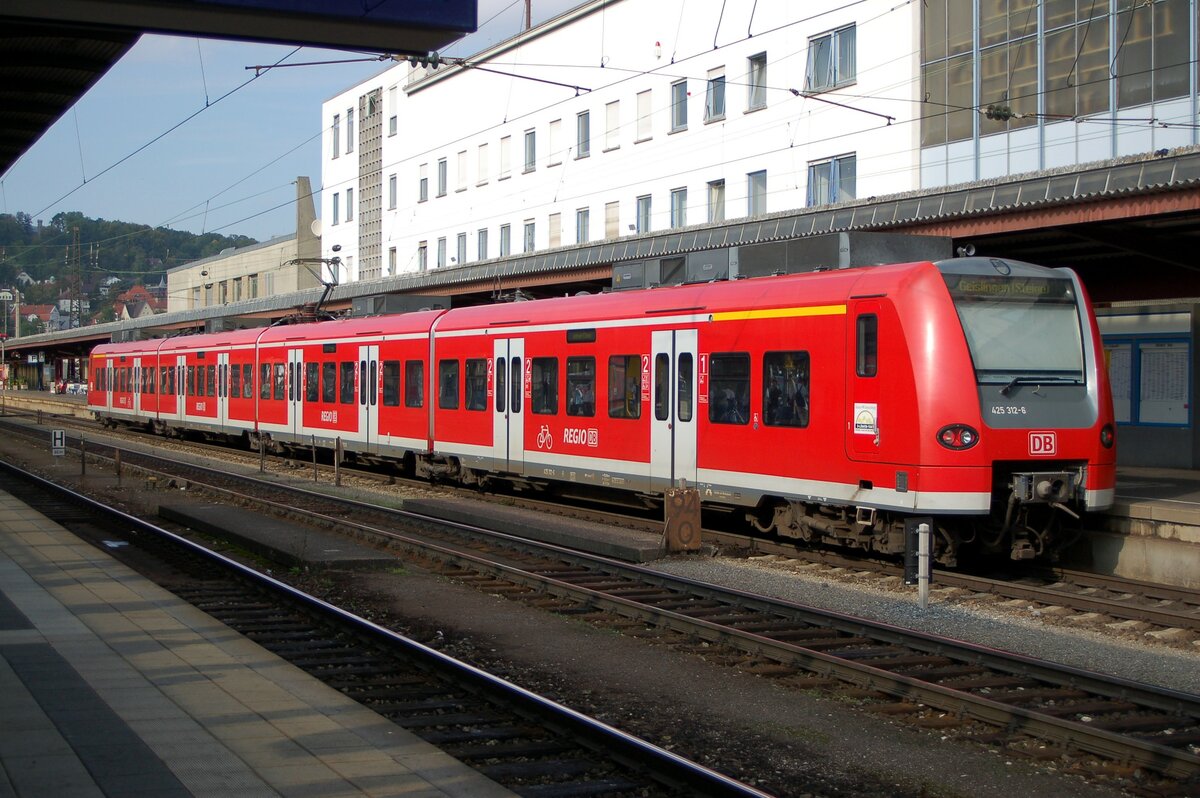 425 312-6 in Ulm Hbf am 15.09.2007.