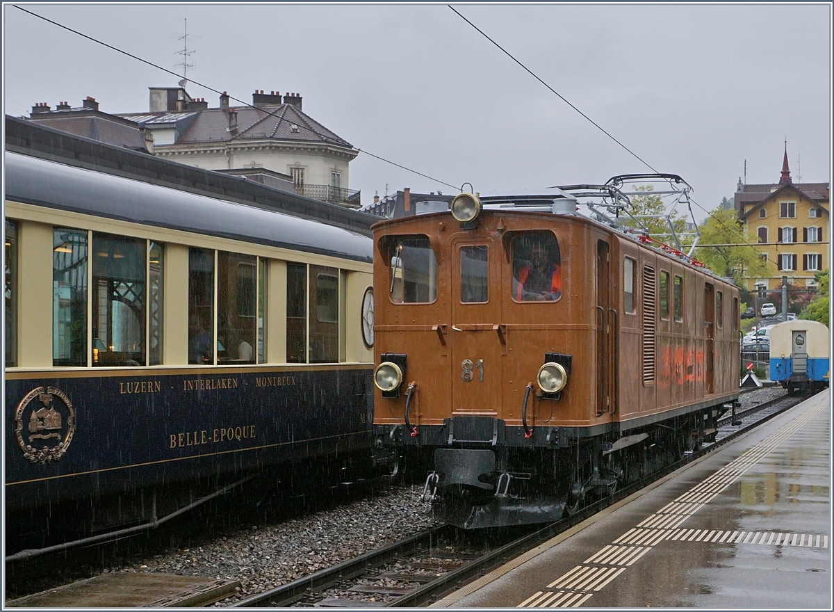 50 Jahre Blonay Chamby - MEGA BERNINA FESTIVAL:  Bündner Tag im Saaneland : Zu den edlen MOB  Belle Epoque  Wagen passt die RhB Ge 4/4 181 (bei der BC nun als Bernina Bahn BB Ge 4/4 81 im Einsatz) ganz gut, wurde sich doch damals für solche  noble  Züge angeschafft.
14. Sept. 2018