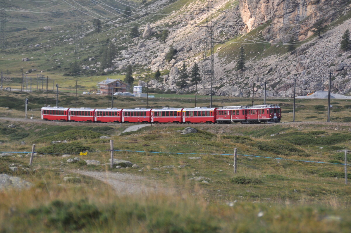 ABe 4/4 II Nr.43 und Nr.46 auf dem Bernina Plateau bei der Lagalp am 27.08.2009.