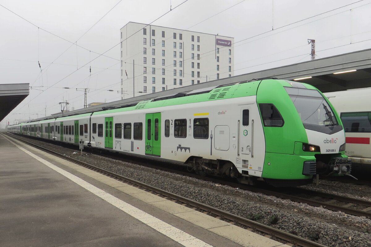 Abellio 3429 008 durchfahrt Essen Hbf am tr�ben 26 Januar 2022.