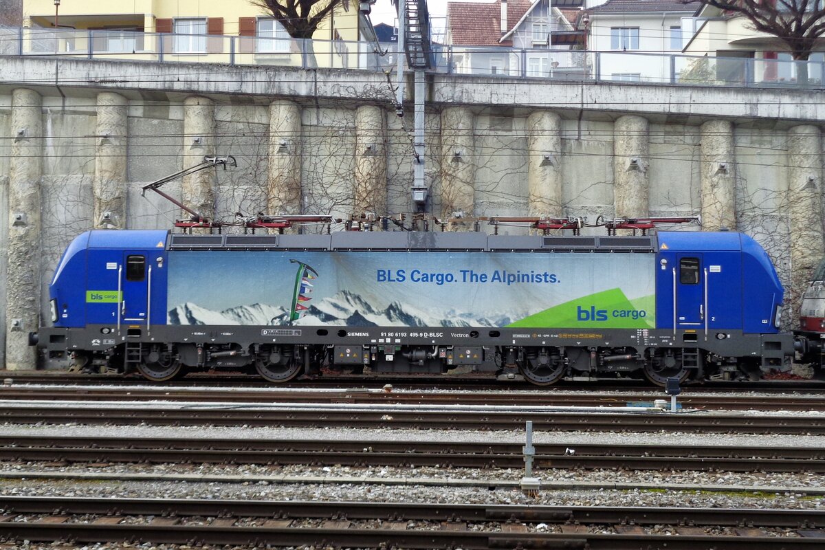 Am 1 J�nner 2019 steht BLS 193 495 in Spiez.