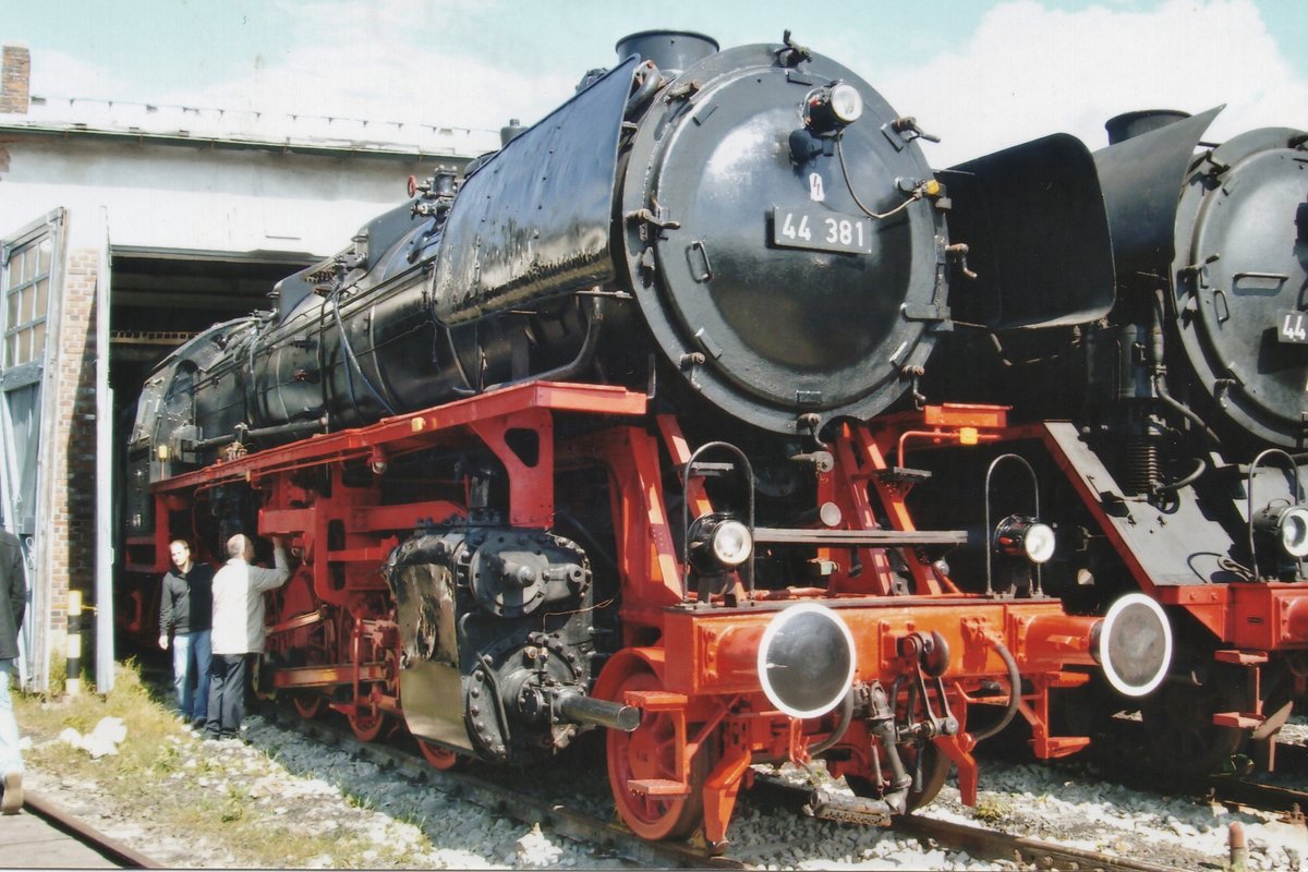 Am 9 Juni 2009 steht 44 381 ins BEM N�rdlingen.
