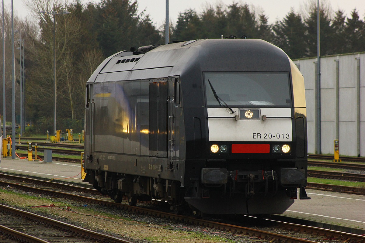 BeaconRail 223 013-4 abgestellt im Bw der NOB in Husum. 06.12.2015