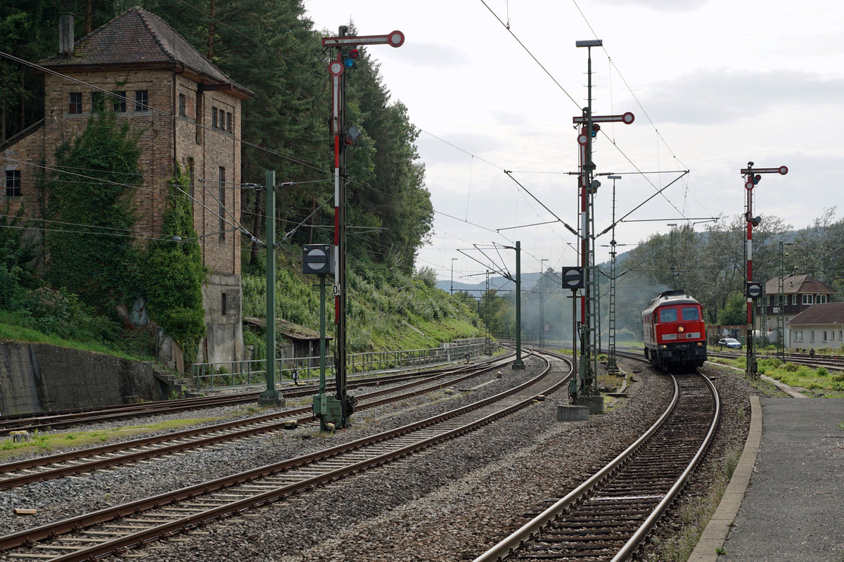 DB: Bahnidylle Horb am Neckar.
Bahnhofseinfahrt der Ludmilla 232 703-9 vom 30. August 2017.
Foto: Walter Ruetsch 