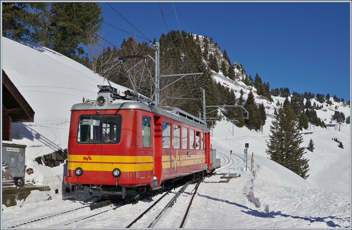 Der BVB TPC BDeh 2/4 25 auf der Fahrt Richtung Col-de-Bretaye, aufgenommen in Bouquetin.

12. M�rz 2019