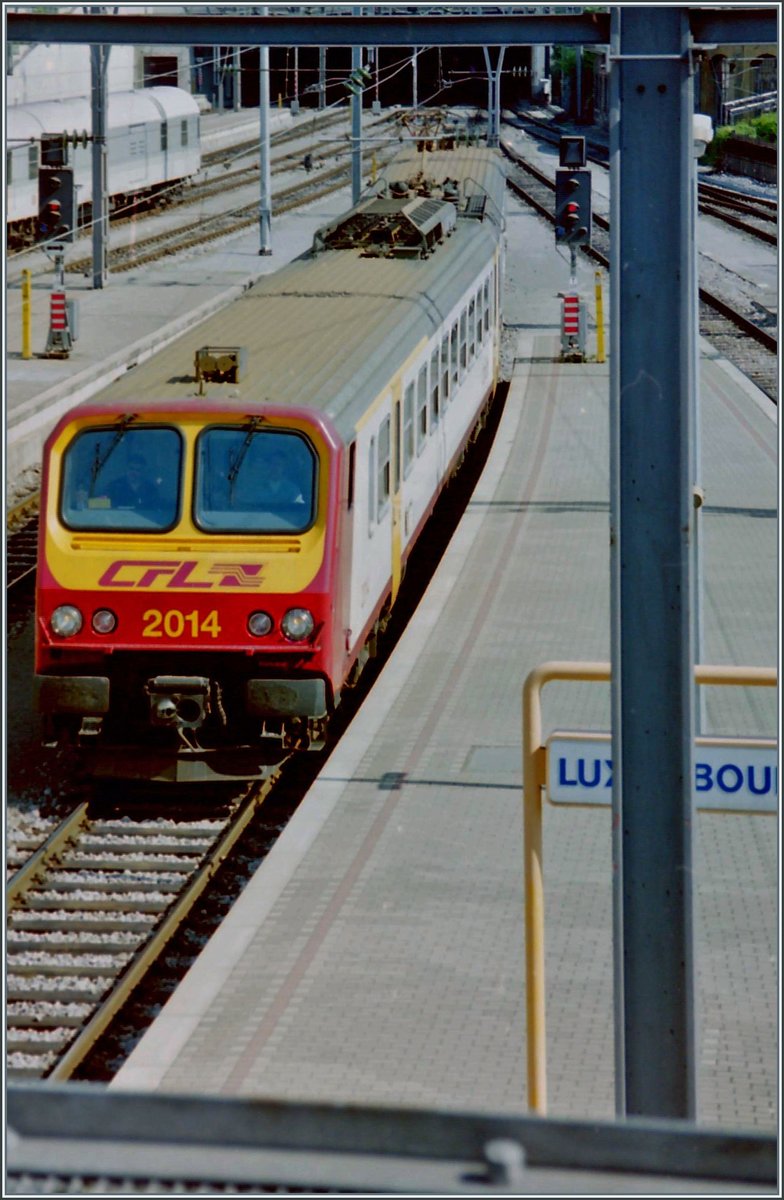 Der CFL Z2 2014 erreicht Luxembourg Stadt.

13. Mai 1998