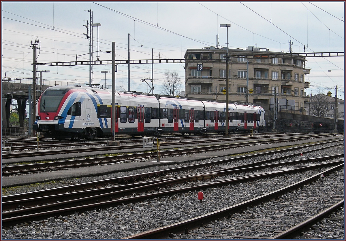 Der Léman Express RABe 522 219 wartet in Lausanne in der Abstellgruppe Jurigoz auf einen neuen Einsatz.
30. März 2018