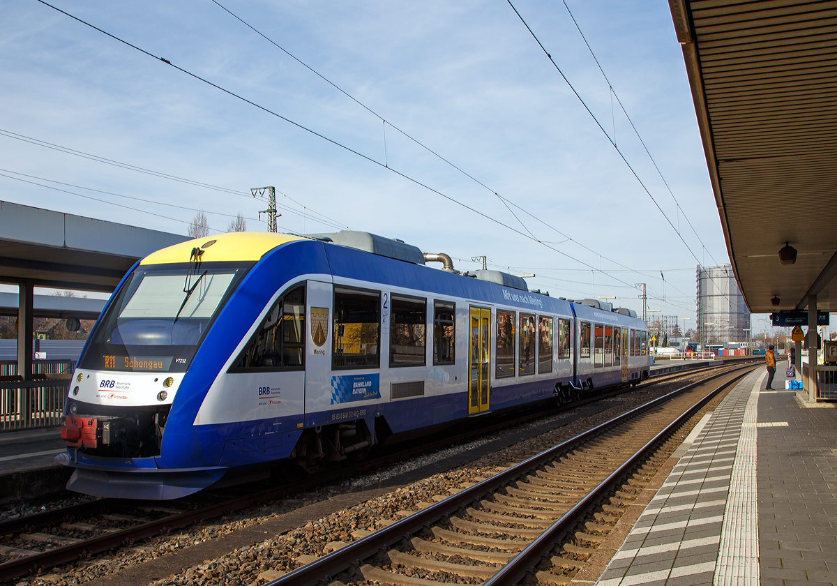 Der VT 212 „Mering“ (95 80 0648 212-8 D-BRB / 95 80 0648 712-7 D-BRB), ein LINT 41 der BRB Bayerische Regiobahn GmbH (geh�rt zu Transdev), steht am 08.02.2020, als R11 nach Schongau, im Bahnhof Augsburg Oberhausen zur Abfahrt bereit.

Der LINT 41 wurde 2008 von Alstom (LHB) in Salzgitter unter der Fabriknummer 0001001680 003 gebaut. Eigentlicher Eigent�mer ist Alpha Trains Luxembourg S.� r.l..
Der Triebwagen wurde im September 2017 bei einer Flankenfahrt im Hbf Augsburg besch�digt.
