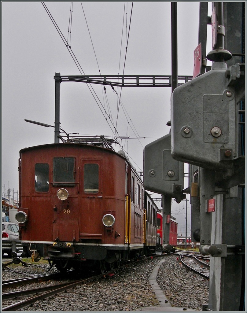 Die BOB HGe 3/3 29 schaut noch etwas versch�chtert in ihre neuen Heimat...
Vevey, den 20. Dez. 2013