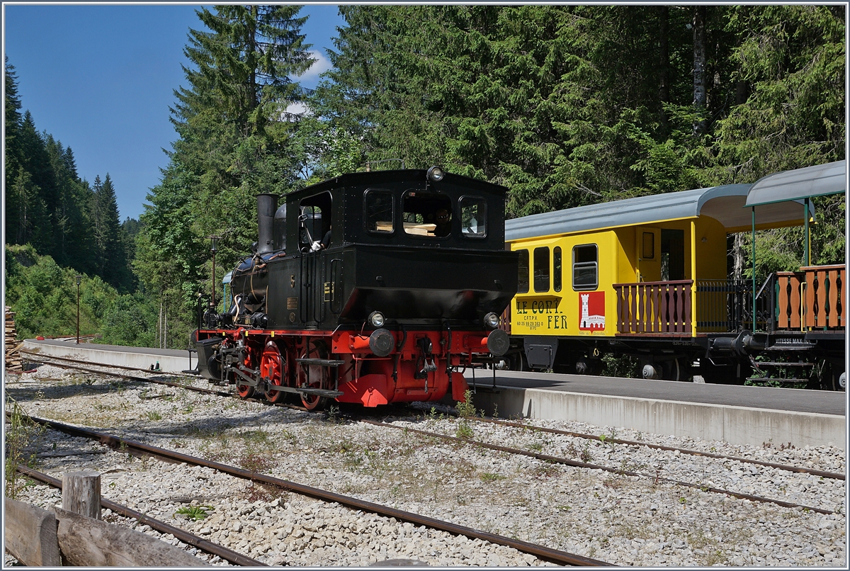 Die Coni'Fer CFTVP E 3/3 N° 5 in Fontaine Ronde. 

16. Juli 2019