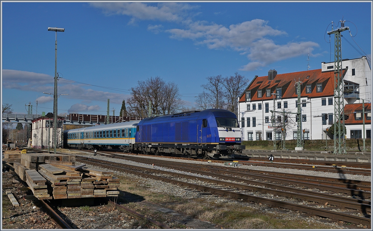 Die ER 20-001 (V223) erreicht mit ihrem  Alex  Lindau Hbf. 

16. März 2018