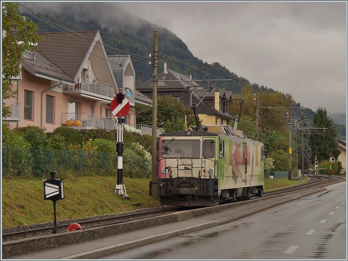 Die MOB GDe 4/4 6006 verlässt Blonay in Richtung Chamby. Die ehemalige CEV Strecke Blonay- Chamby wird neben der Blonay-Chamby Bahn auch von der MOB für Dienstfahrten genutzt, zudem kümmert sich die MOB auch um den Unterhalt. 

5. Oktober 2021