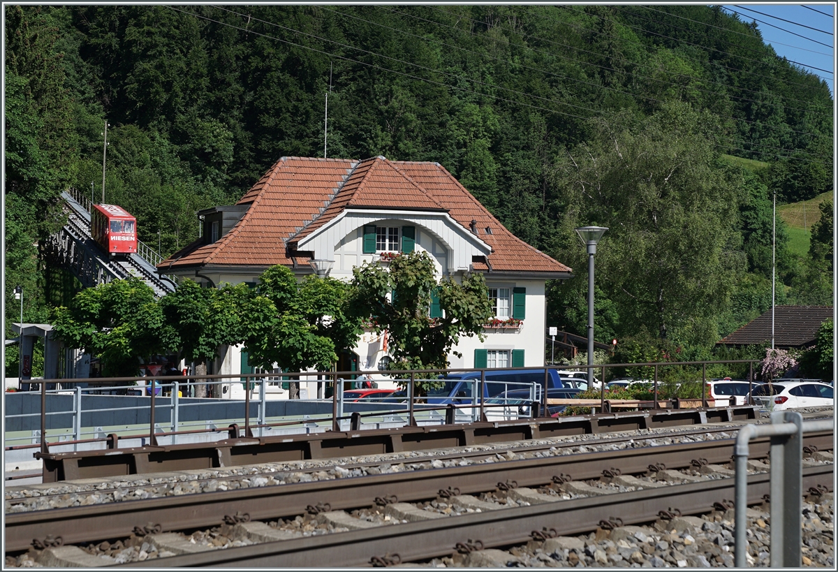 Die Niesen-Bahn erreicht die Talstation. 

Mülenen, den 14. Juni 2021 