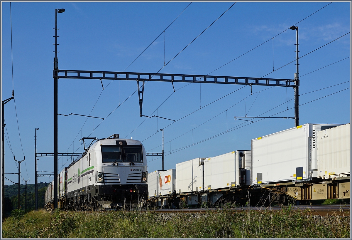 Die Rail Care Rem 476 453-6 VAUD (UIC 91 85 4476 453-6 CH-RLC) hat von Gen�ve La Praille kommend ihr Ziel Vufflens la Ville erreicht.
29. August 2018