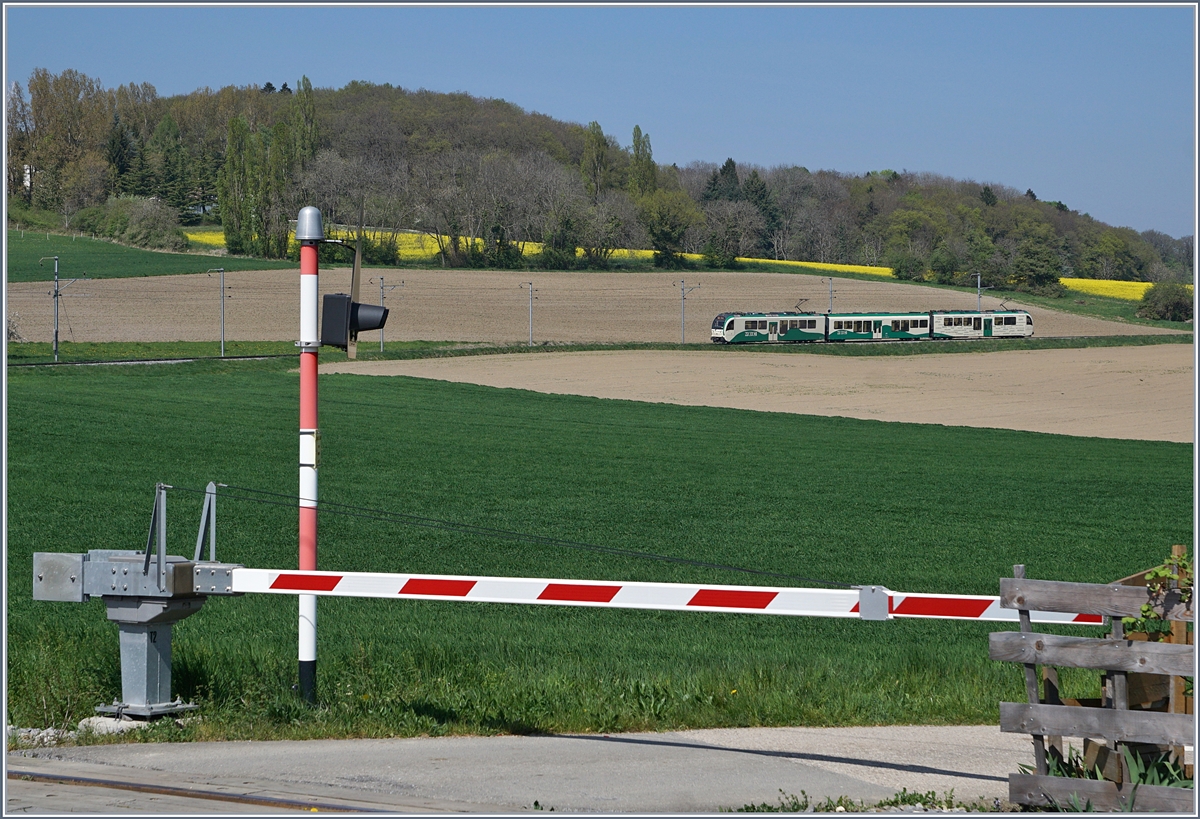 Die Schranke ist zu der Zug kann kommen...
Yens, den 11.04.2017