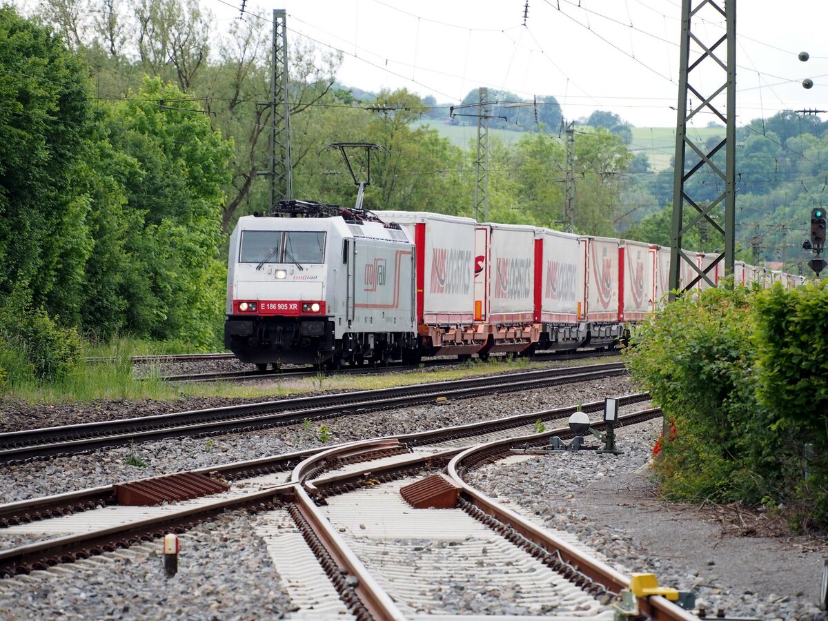 E 186 905 XR Crossrail mit Mars Containerzug in Westerstetten am 30.05.2020.