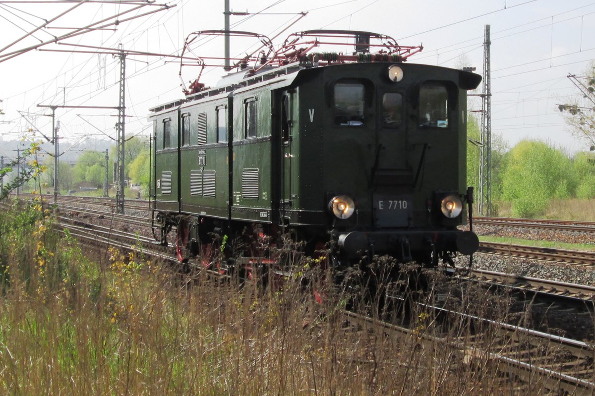E 77 10 lauft am 11 April 2014 um in Pirna.