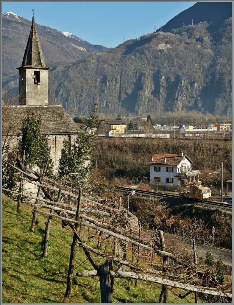 Ein kleines FS Dienstfahrzeug kurz nach Domodossola bei Borgata San Quirico.
17. Dez. 2013
