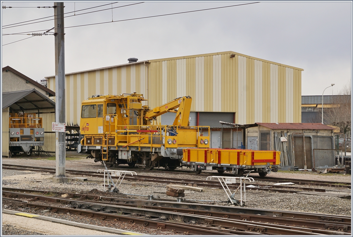 Ein SNCF Infra Dienstfahrzeug  mit Beiwagen in Annecy. 

13. Feb. 2020