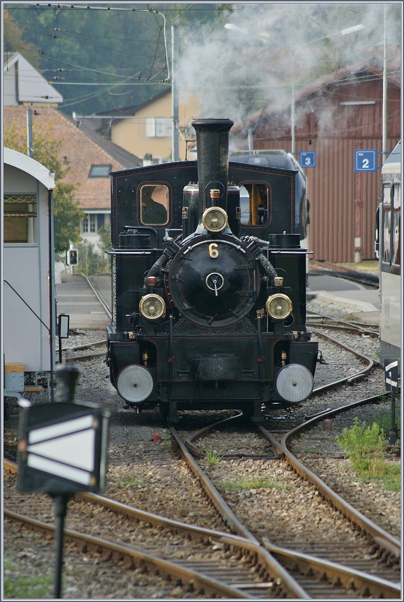 Ein Teleblick auf die in Blonay rangierende G 3/3 N° 6. 

20. Okt. 2019