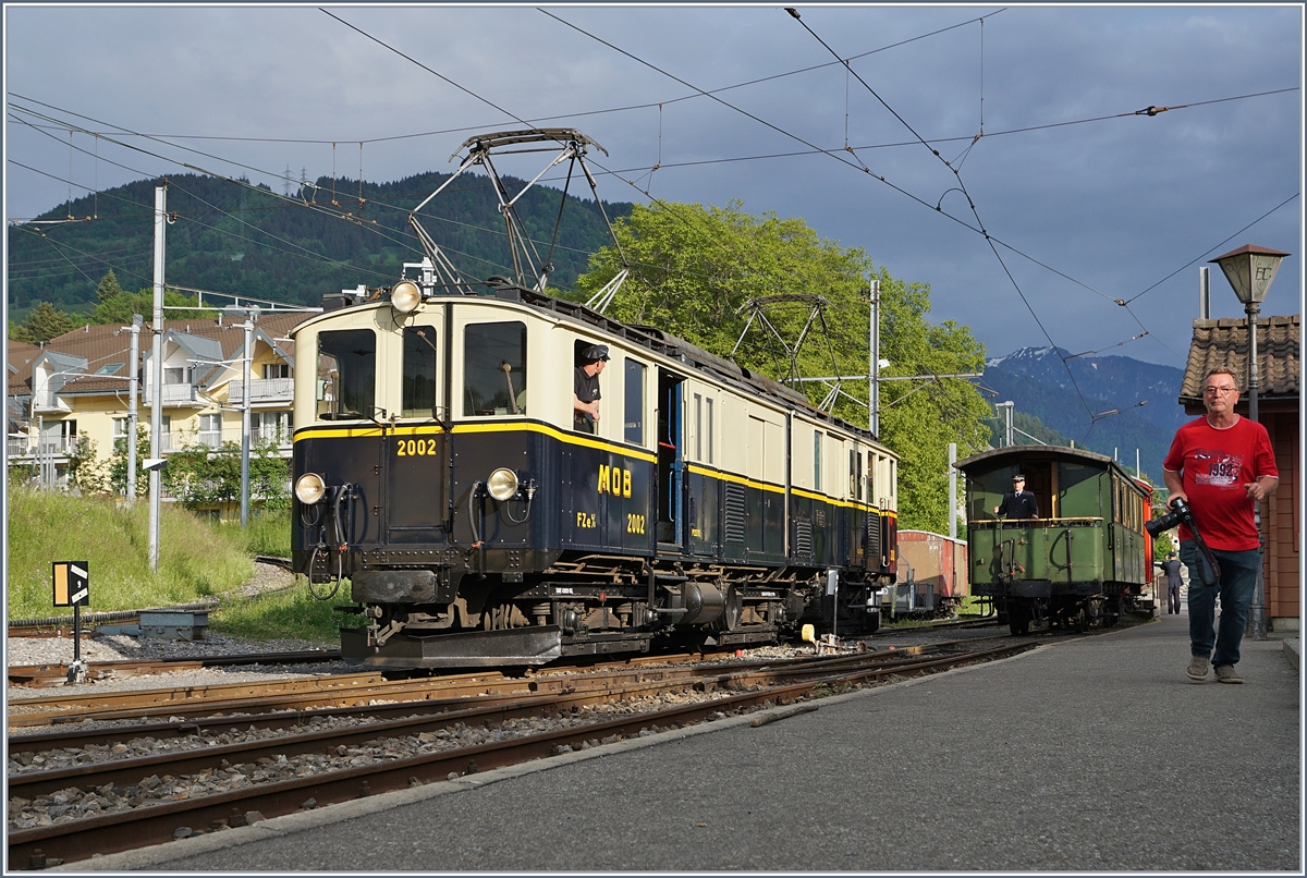 Eine schöne Erinnerung an ein gelungenes Jubiläum: 50 Jahre Blonay Chamby Museumsbahn; im linken Bildteil zeigt sich im prächtige Spätnachmittagslicht der MOB DZe 6/6 2002. 

Blonay, den 20. Mai 2018 