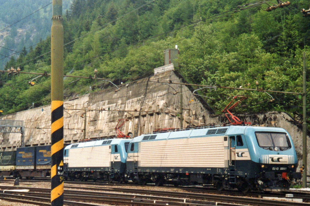 EU43-006 der RTC verl�sst am 2 Juni 2003 Brennero.