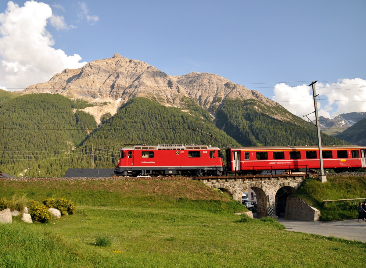 Ge 4/4 II Nr.633 in Madulein am 15.08.2009.