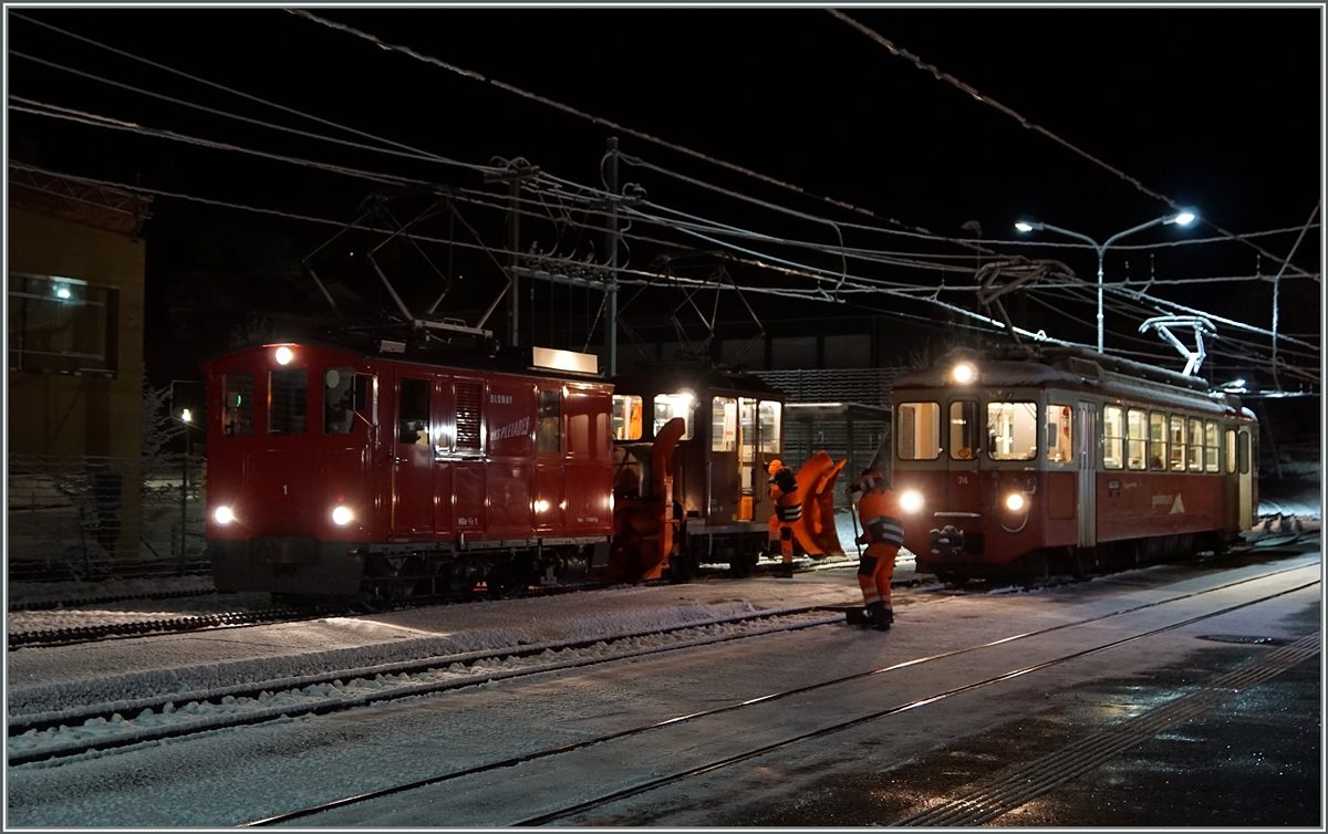 Gerade genug Schnee, dass in Blonay die HGe 2/2 N� 1 aus dem D�p�t geholt wurde.
Rechts im Bild der BDeh 2/4 N� 74 nach Vevey.