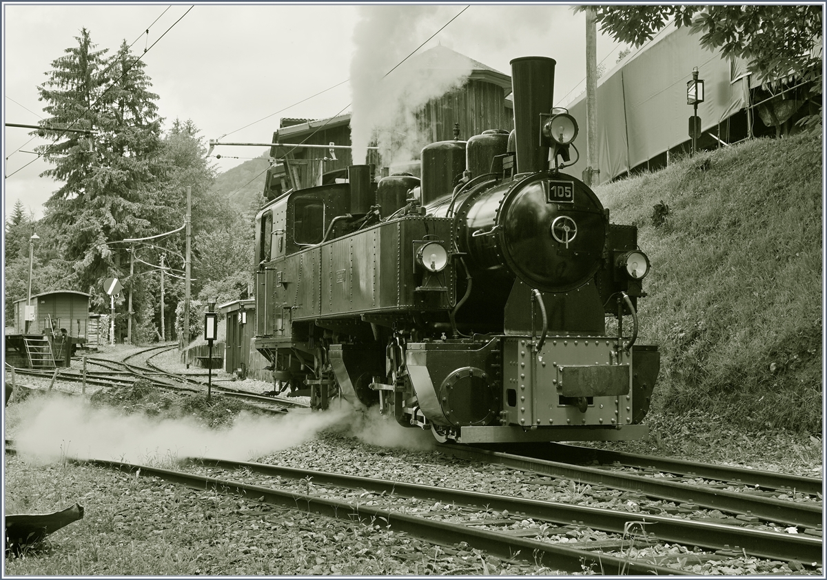 Immer wieder ein Genuss: Eine Dampflok in Betrieb! Die Blonay - Chamby Bahn G 2x 2/2 105 in Chaulin.

13. Juni 2020