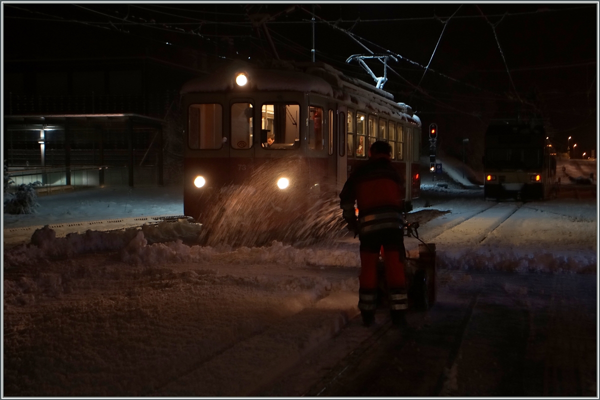 In Blonay wird Schnee geräumt.
27. Jan. 2015