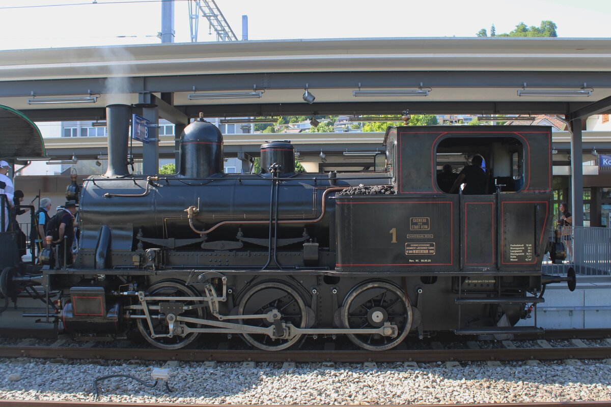 Lok-1 der Dampfbahn Bern steht am 18 Mai 2025 in Konolfingen.