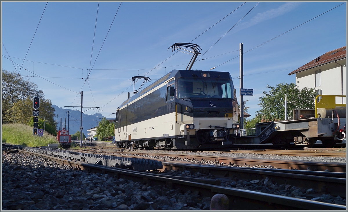 MOB Loks in Blonay: Überraschend, da ich (kupplungsbedngt) nicht weiss zu welche Zweck zeigt sich die MOB Ge 4/4 8001 in Blonay, kurz darauf fuhr die Lok nach Vevey.

28. Mai 2021
