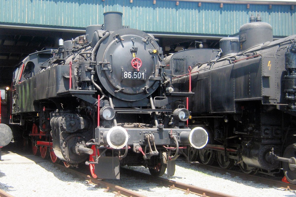 �GEG 86.501 steht am 27 Mai 2012 ins Bw Ampflwang.