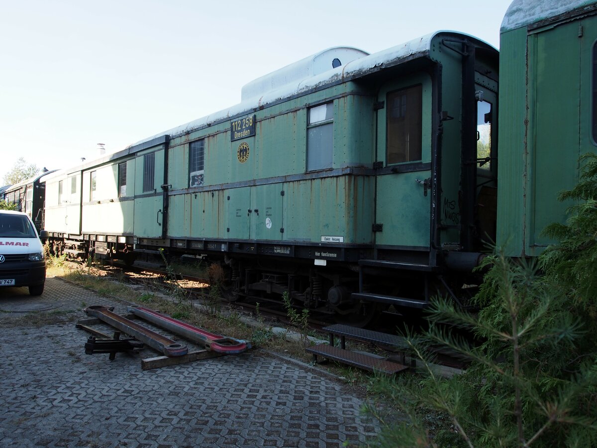 Packwagen Nr. 112 258 Dresden im Bw Schöneweide Berlin am 09.09.2018.